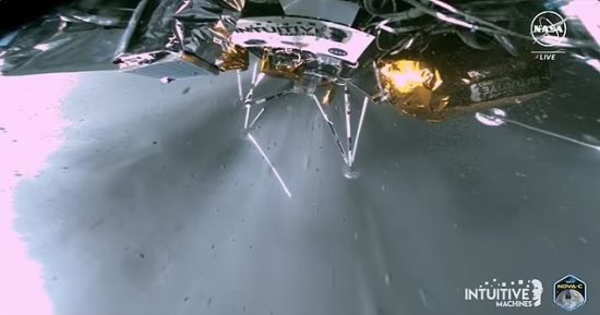 صور تكشف انقلاب مركبة الهبوط أوديسيوس على سطح القمر بعد كسر ساقها